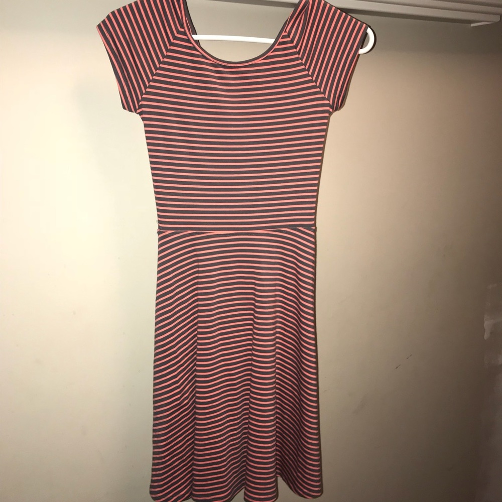 Short sleeve striped dress